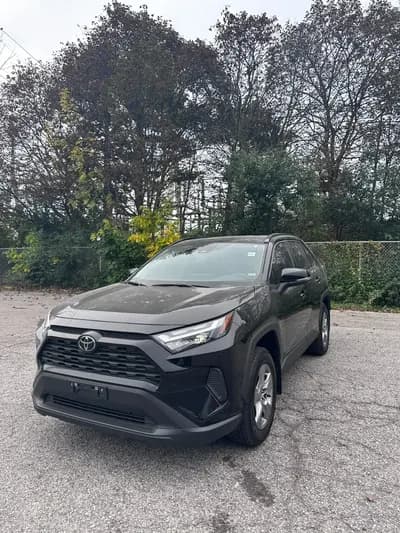 Clean Carfax, non-smoker 2025 Toyota Rav4 XLE in Black with Gray interior, front three quarter view