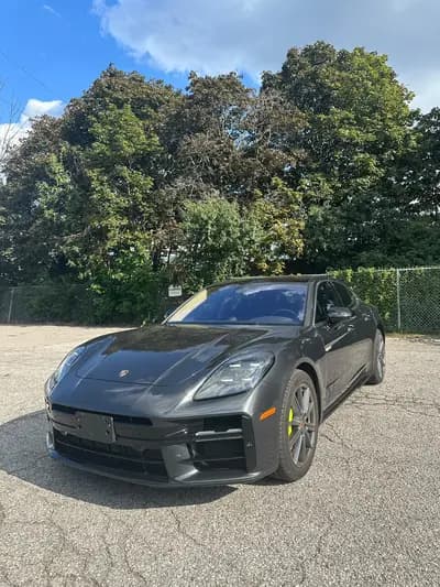 2025 Porsche PANAMERA 4 E-HYBRID in Black