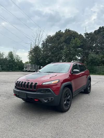 2016 Jeep Cherokee Trailhawk in Red