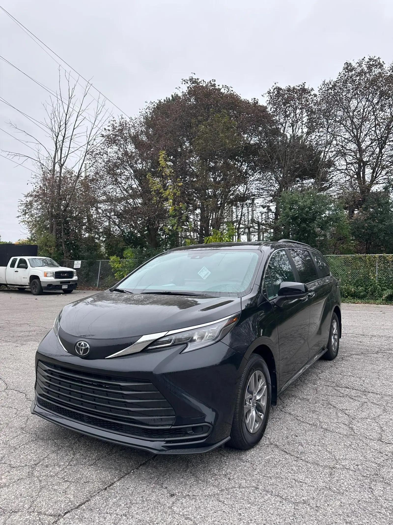 2026 Toyota Sienna XLE, front three quarter view