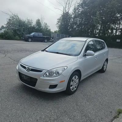 2011 Hyundai Elantra Touring in Silver